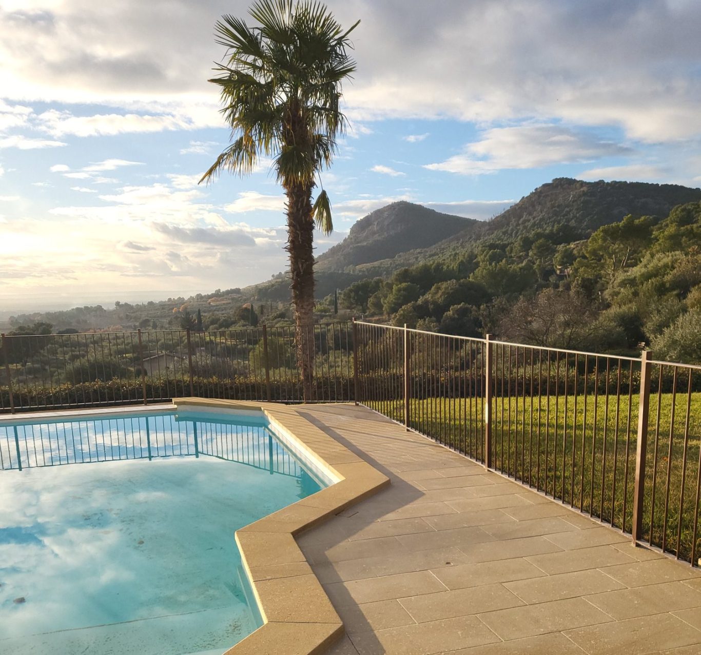 Margelles et dallage en Pierre